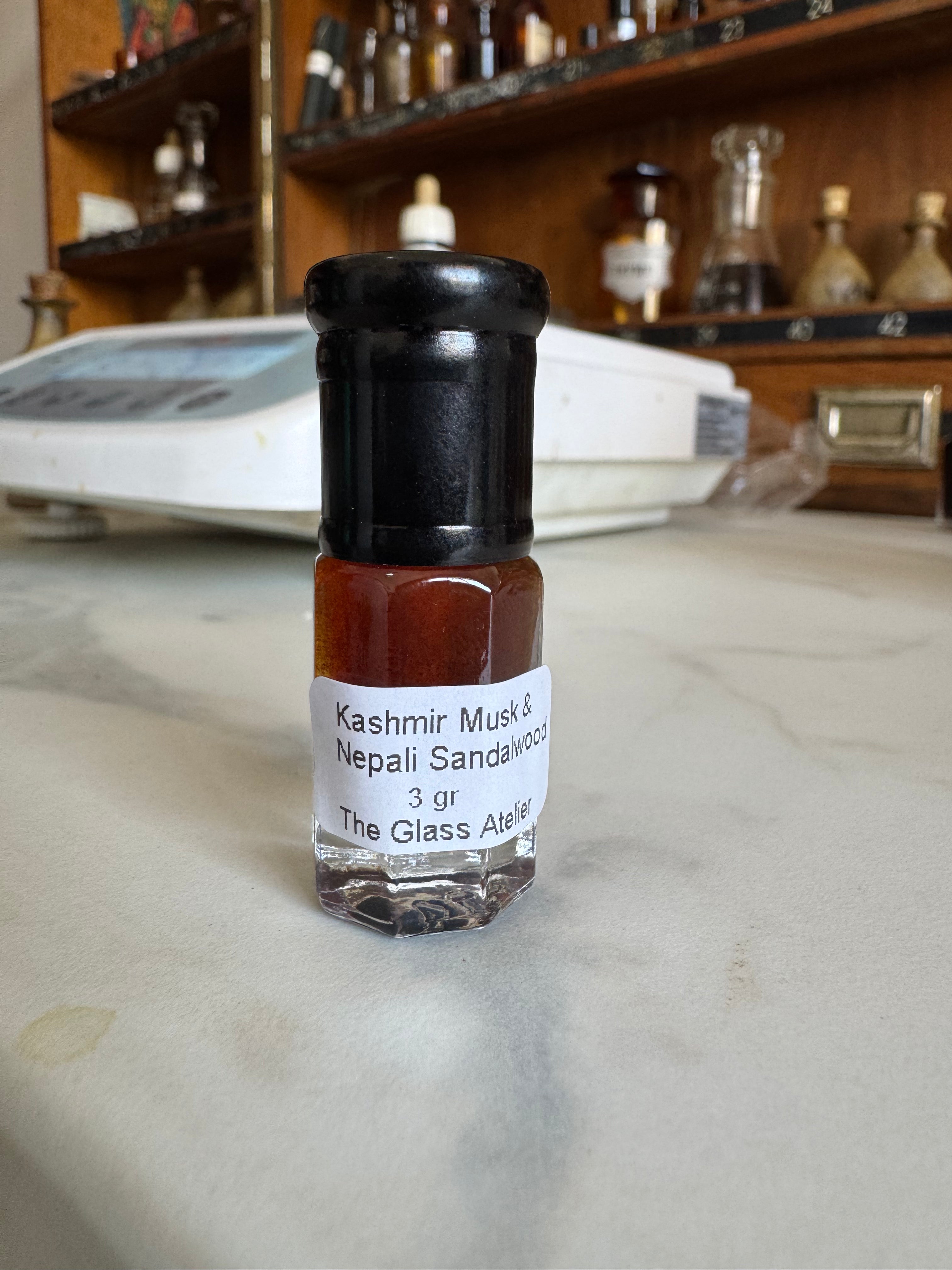 Kashmir Musk & Nepalí Sandalwood